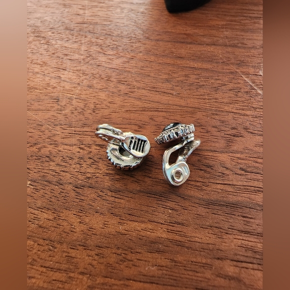 Monet vintage Marcasite clip on earrings - Picture 4 of 7